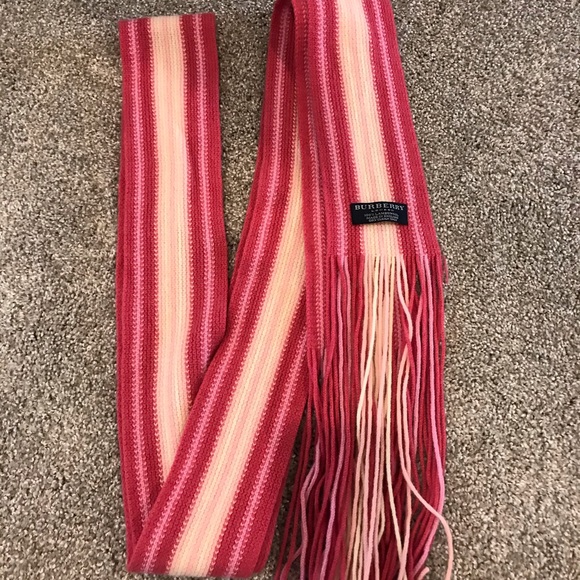 Authentic Burberry scarf - Picture 1 of 5
